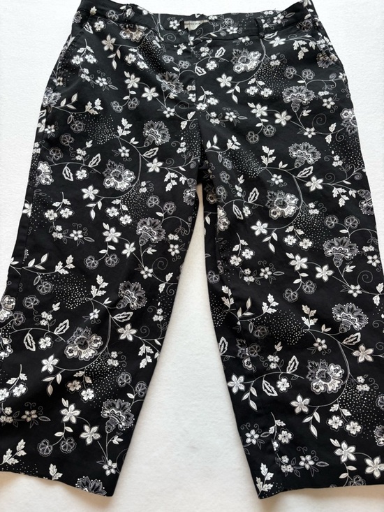 Briggs New York Pants - Briggs New York Floral Capri Pants Size 18 Black White Stretch